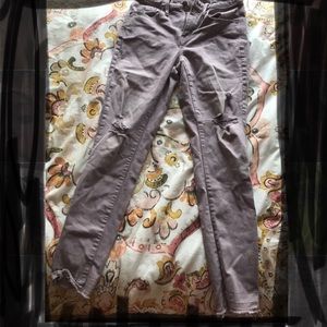 Mauve high-waisted jeans